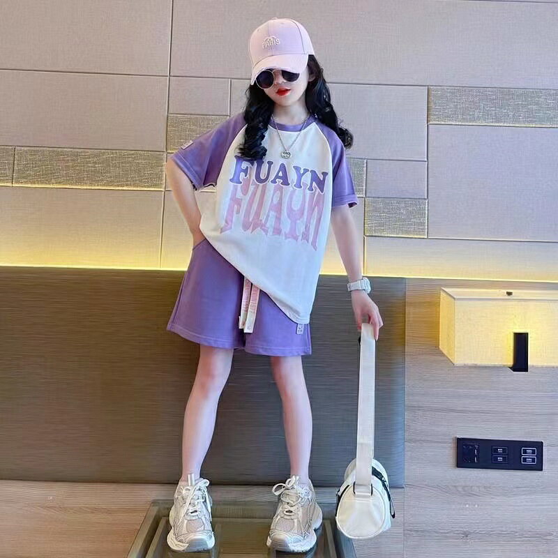 WorldFine楽天市場SHOPのキッズ 子供服 セットアップ 上下セット Tシャツ+ショートパンツ 2点セット 夏 女の子 tシャツ 半袖 薄手 ハーフパンツ ショートパンツ ジュニア 半ズボン おしゃれ 可愛い トップス ボトムス 誕生日 プレゼント 幼稚園 小学生 お出かけ KSFC113(2色110-170)｜アングル3