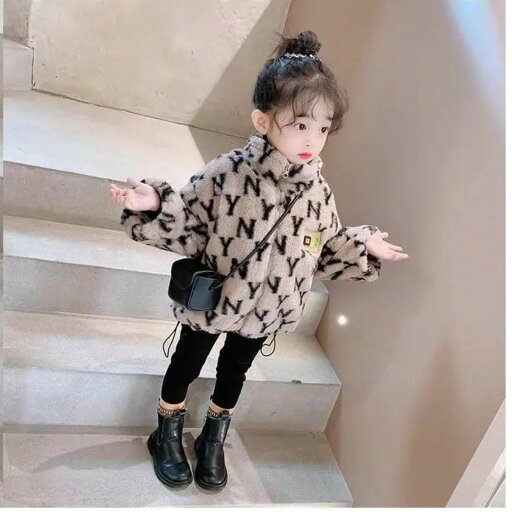 ボアジャケット キッズ用アウター ボアアウター ヒョウ柄 中綿コート 暖かい 防寒 子ども用アウター ファスナー 冬用コート 可愛い ポップ もこもこ 幼稚園 小学校 小学生 通学用 子ども服 80cm 90cm 100cm 110cm 120cm 130cm 140cm 150cm KCFB052(80-150) ボアジャケット キッズ用アウター ボアアウター ヒョウ柄 中綿コート 暖かい 防寒 子ども用アウター ファスナー 冬用コート 可愛い ポップ もこもこ 幼稚園 小学校 小学生 通学用 子ども服 80cm 90cm 100cm 110cm 120cm 130cm 140cm 150cm KCFB052(80-150)