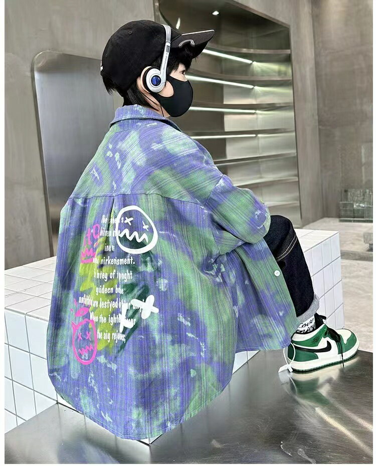 Rakuten - キッズ 子供服 長袖シャツ トップス アウター カジュアル ストライプ柄 薄手 男の子 子ども服 キッズ服 春服 秋服 ロゴ入り バックプリント ゆったり おしゃれ かっこいい 可愛い ジュニア 長袖 英文字 KCFC012(2色120-170)