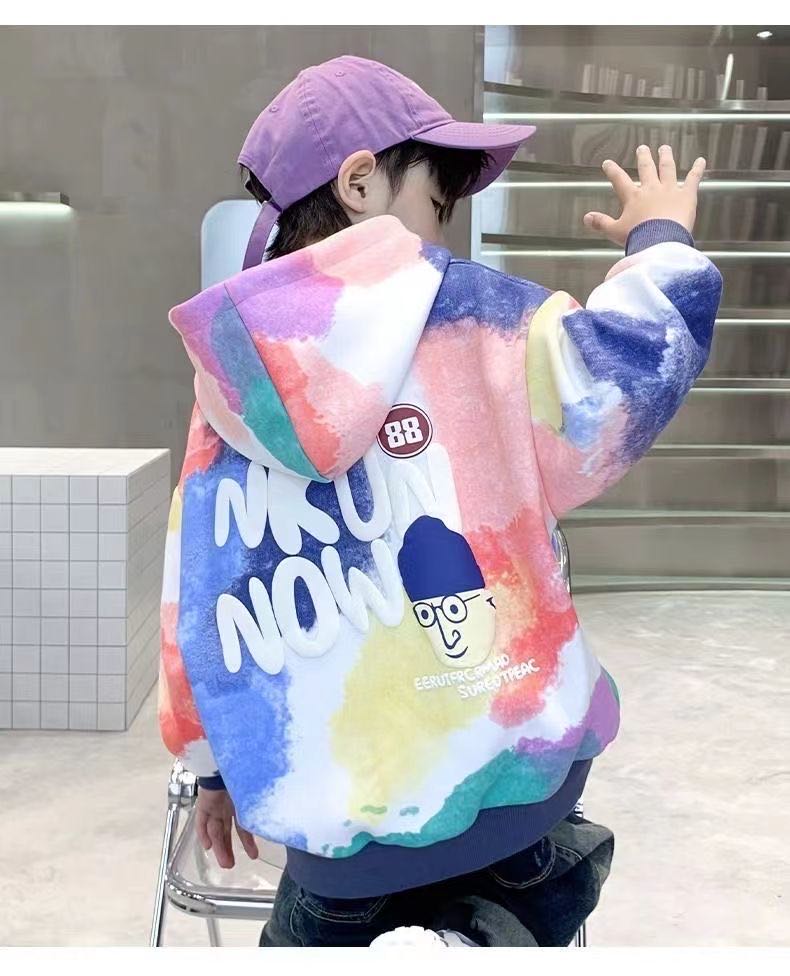 商品説明素材綿、他カラー 写真参考&nbsp;サイズ サイズ(cm): 110着丈約46、バスト約92、おすすめ身長100-110cm 120着丈約49、バスト約96、おすすめ身長110-120cm 130着丈約51、バスト約100、おすすめ身長120-130cm 140着丈約54、バスト約104、おすすめ身長130-140cm 150着丈約57、バスト約110、おすすめ身長140-148cm 160着丈約60、バスト約114、おすすめ身長148-155cm ※計測に付きましては手測りとなりますので 若干の誤差はご了承ください注意1.こちらは海外輸入品です2.モニターの都合上、掲載写真と実際の色が異なる場合がございます。 3.生地の特性上、やや匂いが強く感じられるものもございます。 4.機械による生産の為、生地の継ぎ目の若干のズレやほつれなど、形やサイズに多少の誤差が生じる場合がございます。また、混紡繊維によって生地の織りに他繊維が混紡している場合もございますが品質上の問題はございません。 5.サイズ詳細等の測り方はスタッフ間で統一、徹底はしておりますが、実寸は商品によって若干の誤差(3cm〜5cm )がある場合がございますので、予めご了承ください。 6.同じ商品でも“生産時期”や“カラー“により形やサイズに多少の“誤差“が生じる場合もございます。詳しくは商品画像や実寸サイズにてご確認くださいませ。 7.簡易梱包封筒に入れただけの梱包で、輸送により商品到着後、包装や商品説明がしわつく場合があります。 8.こちらは海外輸入品になりますので、多少の細かな汚れやシワ糸のほつれなどがらある場合がございます。その他 大量受注（数十着〜数百着単位）もお受け致しますので、詳しい在庫状況?納期状況など1度ご連絡下さい。