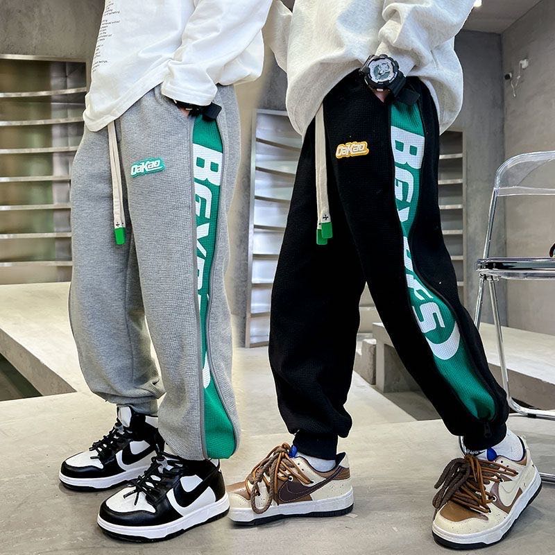 サイドライン スウェットパンツ パンツ 男の子 ズボン ラインパンツ 子供服 子ども服 こども服 ロングパンツ 長ズボン 春秋 ジュニア キッズ服 男 スポーツウェア ゆったり KTFB078