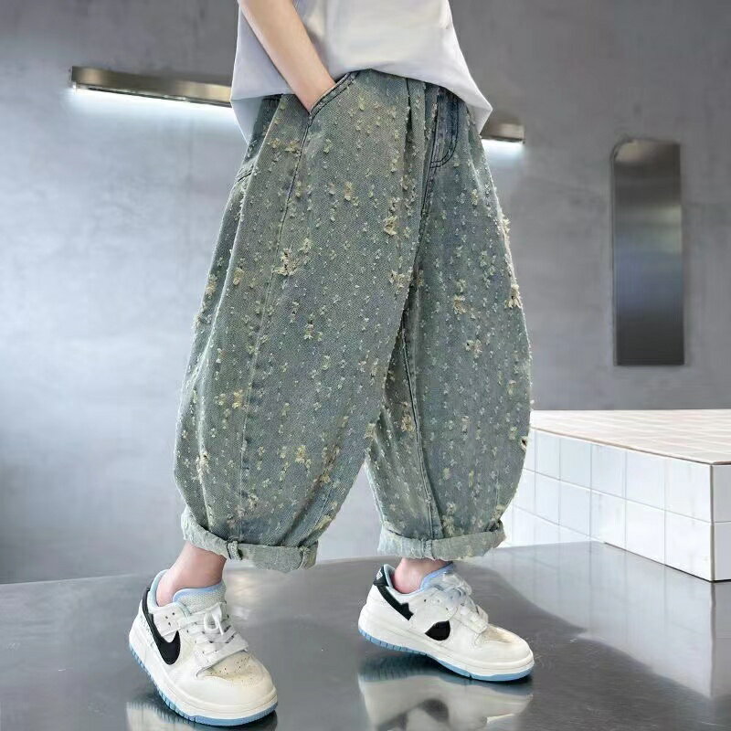 乐天商城 - デニムパンツ 男の子 子ども服 子ども 長パンツ ジーンズ ダメージ加工 春 秋 ズボン ジュニア ワイドパンツ デニムパンツ キッズ おしゃれ デニムパンツ デニム ウエストゴム 通学着 旅行 お出かけ 子供パンツ かわいい KTFC032(2色110-170)