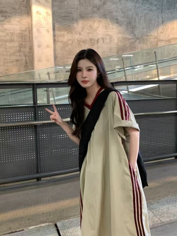 乐天商城 - ロングワンピース サイドライン 大きいサイズ レディース ロング vネック ゆったり おしゃれワンピース 夏 ライン vネックワンピース ワンピースロングレディース ロングワンピース ライン入り ゆったりワンピース 夏 ロング 半袖 おしゃれ かわいい 可愛い LWGA063(M-4XL)