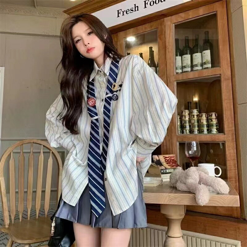 シャツ レディース カジュアルシャツ 長袖シャツ ストライプ柄 シャツブラウス ゆったり JKファッション ネクタイ付き アメリカン カジュアル ロゴT 秋 春 夏 可愛い おしゃれ SLUC099(2色M-3XL)