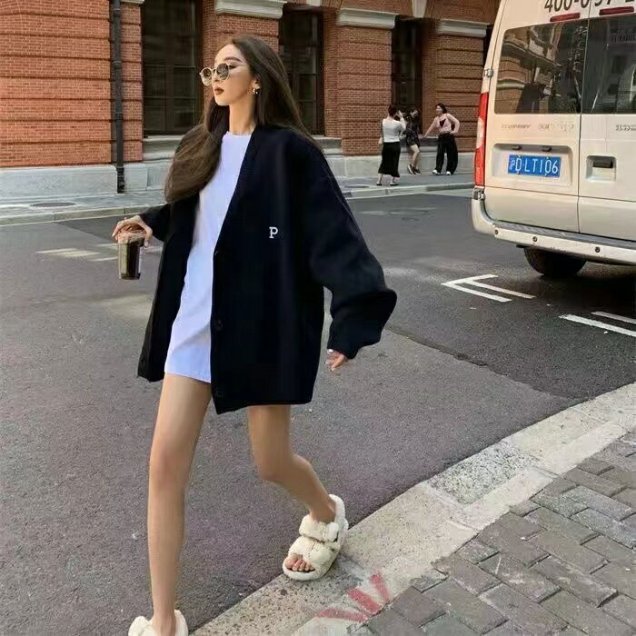 Rakuten - レディース カーディガン ニットカーディガン 羽織 長袖 ニット セーター ゆったり オーバーサイズ ルーズシルエット 春秋冬 フロントボタン ワンポイント Vネック カジュアル お出かけ おしゃれ 女性 SLCC041(4色S-2XL)
