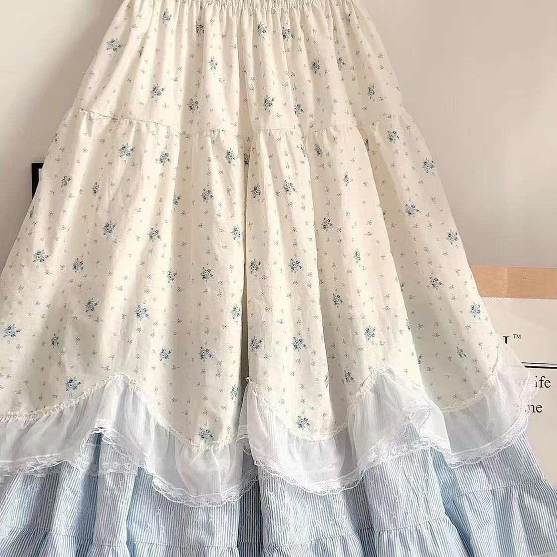 WorldFine楽天市場SHOPのレディース ロングスカート 小花柄 総柄 花柄 夏ロングスカート ギャザー ティアード 異素材 レース フリル 切り替え ウエストゴム ゆったり ふんわり aライン シースルー 透け感 薄手 ガーリー フェミニン メルヘン ファンシー 体型カバー 夏 秋 デート SLKE022(S-XL)｜アングル2