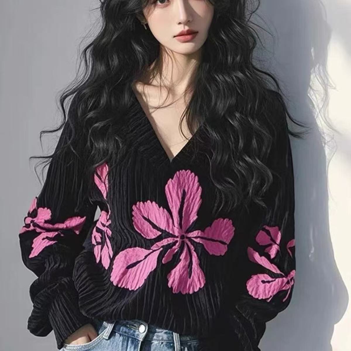 乐天商城 - 長袖 tシャツ レディース Tシャツ 花柄 大きいサイズ カットソー vネック ビッグシルエットtシャツ 春 華やか フェミニン 春服 レディース長袖tシャツ レディースロングtシャツ ゆったり 体型カバー カジュアル レディース長袖 tシャツ ビッグシルエット LUGA024(S-4XL)