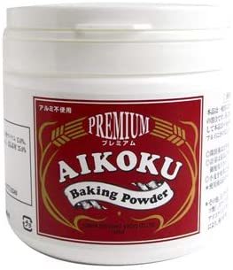 AIKOKUアイコク ベーキングパウダー 赤プレミアム (アルミ不使用) 450g　JAN ケーキ、焼き物、揚げ物に！ 【商品説明】 ●赤プレミアムは一般用として広い範囲にご使用頂けるように配合された、アルミ不使用のベーキングパウダーです。●色付や味等を原料の持ち味そのままに生かすのが特徴で、クセは全くありません。ケーキ類、焼き物菓子類、蒸し物菓子類、揚げ物、お惣菜等に広くご使用ください。■成分重量％：炭酸水素ナトリウム 25.0％、グルコノデルタラクトン 18.0％、酸性ピロリン酸ナトリウム 15.0％、第一リン酸カルシウム 10.0％、d‐酒石酸水素カリウム 6.0％、ステアリン酸カルシウム 1.0％、食品素材 25.0％■内容量：450g■保存方法：高温多湿を避けて保管して下さい■メーカー：アイコク 1