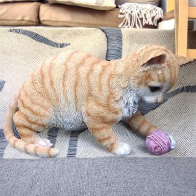 Rakuten - 猫の置物 茶トラ じゃれ猫 子猫 N15798 キャット ガーデンオブジェ CAT 動物 オーナメント ネコ 雑貨 ガーデン オブジェ ガーデニング インテリア マスコット アニマル リアル ディスプレィ ねこ グッズ ガーデニング雑貨