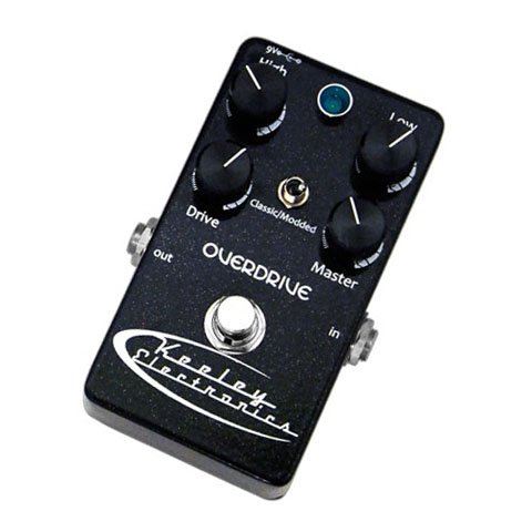 【商品名】Keeley Electronics Luna Overdrive キーリー オーバードライブ ギター エフェクター 【カテゴリー】楽器：ギター【商品詳細】 ジャンルもスタイルも選ばない万能オーバードライヴ 幅広い音色がウリのKeeley Overdrive オペアンプとJFETの2段階の歪みを駆使し、TS9やBossといった代表的なオーバードライヴのトーンに似せることも可能 ウォームで厚みタップリのオーバードライヴからシャープでエッジの立った鋭い歪みまでこなし、ジャンルとスタイルを選びません。