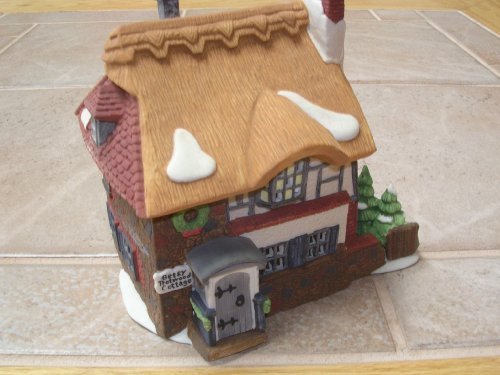 Department 56 Heritage Village Collection ; Dickens' Village Series ; Betsy Trotwood Cottage David