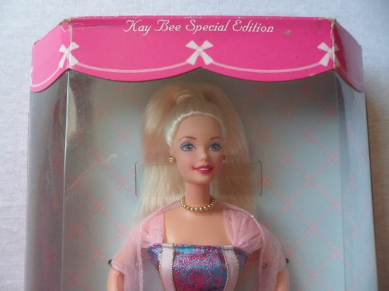 ワールドセレクトショップのBarbie ファンタジーボールバービー｜アングル2