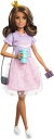 Barbie ファッションとアクセサリーのバービープリンセスアドベンチャーテレサドール(11.5インチブルネット)、スマートフォン、財布、旅行マグ、ティアラ、3