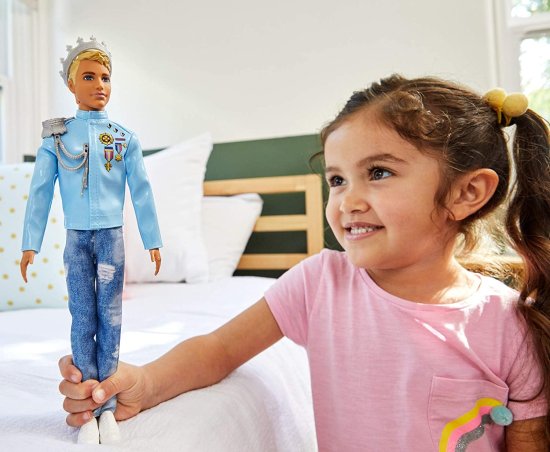 ワールドセレクトショップのBarbie バービープリンセスアドベンチャープリンスケンドール（12インチ）ジャケット、ジーンズ、クラウンを着て、3-7歳の子供には素晴らしい贈り物になります｜アングル2