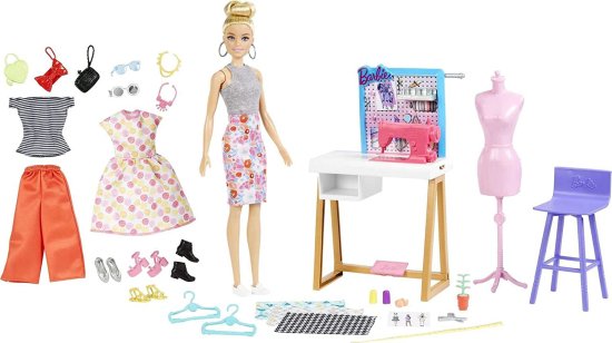 Barbie バービーファッションデザイナードール（12インチ）、スタジオ、25+デザイン＆ファッションアクセサリー、デザインデスク、椅子、ミシン、ファブリック