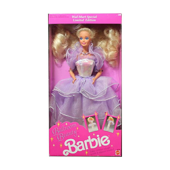 【商品名】Barbie ボールルームビューティーバービー人形ウォルマートスペシャルリミテッドエディションBallroom Beauty Barbie Doll Wal-Mart Special Limited Edition【商品説明】・Take center stage with 6 dance looks! ・#3678 ・Lilac Ruffle gown trimmed in silver glitter ・Matching hair bow