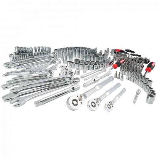 【商品名】 CRAFTSMAN 308ピース メカニックツールセット、ソケットとレンチセット (CMMT45939)CRAFTSMAN 308 Piece Mechanics Tool Set, Socket and Wrench Set (CMMT45939)【カテゴリー】 Socket & Socket Wrench Sets ( ソケット＆ソケットレンチセット )【メーカー】 Craftsman【商品説明】ロープロファイル ラチェット: 狭いスペースへのアクセスを容易にする最大 25% 薄いヘッド* (CMMT81747、CMMT81748、CMMT81749 と比較して 1/4 インチ DR および 3/8 インチ DR のみ)72歯ラチェット：5度の弧を描く整理整頓: ツールはプラスチックトレイに詰められており、整理して保管できます。（参考）LOW PROFILE RATCHET: Up to 25% thinner head* for access in tight spaces (1/4" DR & 3/8" DR only as compared to CMMT81747, CMMT81748, & CMMT81749)72-TOOTH RATCHET: Delivers 5 degree arc swingORGANIZATION: Tools packed into plastic trays for organization and storage