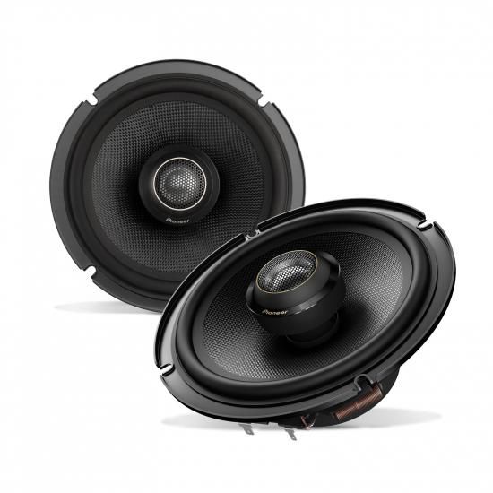 【商品名】Pioneer パイオニア Zシリーズ TS-Z65F 6.5インチ 2ウェイスピーカー（ペア） ? 最大330W、バランスの取れたサウンド + スムーズな高音、オーディオファイルアップグレード、最適なパフォーマンスのためのアンプを追加Pioneer Z-Series TS-Z65F 6.5” 2-Way Speakers (Pair) ? 330W Max, Balanced Sound + Smooth Treble, Audiophile Upgrade, add an Amplifier for Optimal Performance【カテゴリー】 スピーカー : Coaxial Speakers【メーカー】 Pioneer【商品説明】Z シリーズ スピーカー ? 高解像度オーディオ向けに設計されたパイオニア Z シリーズ スピーカーは、よりクリアでシャープ、そしてより複雑なこれまでにないサウンドを実現し、元のパフォーマンスに近い比類のない体験を提供します。2ウェイ設計 - 異なる周波数帯域を再生する独立したドライバーを搭載した2ウェイ設計のスピーカーで、カーアクセサリーの魅力をさらに引き立てます。より正確でバランスの取れたサウンド再生を実現します。パワーハンドリング - 最大330ワット、連続110ワットのパワーハンドリングを誇るこれらのスピーカーは、ダイナミックなサウンドを実現します。鮮明な高音と深みのある低音により、幅広い周波数帯域をクリアかつ正確に再現します。（参考）Z-Series Speakers ? Designed for high resolution audio, the Pioneer Z-Series speakers deliver an unprecedented sound that is clearer, sharper and more complex, for an unparalleled experience that is closer to the original performance.2-Way Design - Enhance your car accessories with this 2-way design speaker, meaning separate drivers for reproducing different frequency ranges. Results in more accurate and balanced sound reproduction.Power Handling - Maximum power handling of 330 watts and a continuous power handling of 110 watts, these speakers deliver dynamic sound. Crisp highs and deep lows ensure that you can experience a wide range of frequencies with clarity and accuracy.