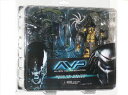 ネカ AVP エイリアンVSプレデター 7インチ アクションフィギュア USAトイザらス限定 2パック バトルダメージ グリッドエイリアン & バトルダメージ ...