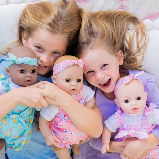 Adora アドラ 赤ちゃん 人形 Wrapped in Love Babies 6点セット ベビードール ボイスレコーダー機能付き 内容：取り外し可能な衣装、ヘッドバンド、ロンパー