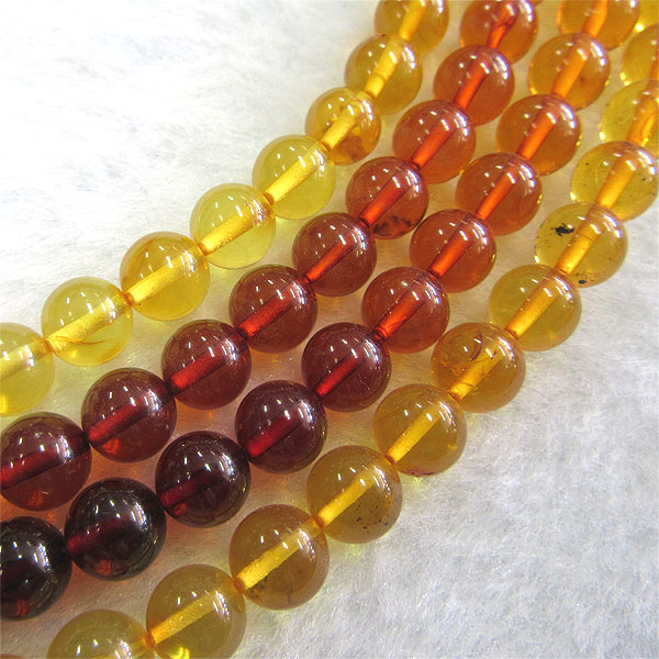 商品説明 説明 太陽のエネルギーを包むアンバーは、元気のない時に身につけると生命力が高まり、気力がわいてくる。 こすると静電気を帯びる帯電効果があることから良い気を引き付けるとされ、金運、仕事運に効果がある。チャレンジ精神を掻き立て、本番や...