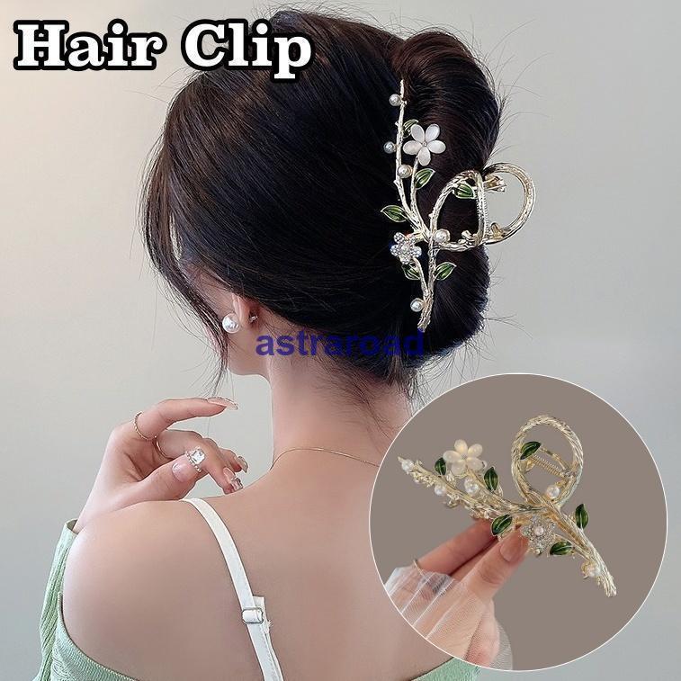挟むだけの簡単ヘアアレンジ?大人可愛いレディース用ヘアクリップです。【素材について】合金【カラーについて】生産ロットにより柄の出方や色の濃淡が異なる場合がございます。お使いのモニターや撮影時の光の加減などにより画像と実際の商品のカラーが異なる場合もございます。予告なしにカラーやデザインなどの変更がある場合もございます。