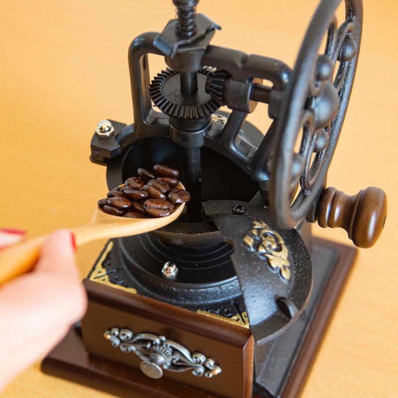 WORLD TEACHのコーヒーミル 手動 おしゃれ アンティーク調 レトロ 粗さ調節 黒鉄 ウッド 手挽きコーヒーミル コーヒー豆 珈琲豆 あすつく対応｜アングル3