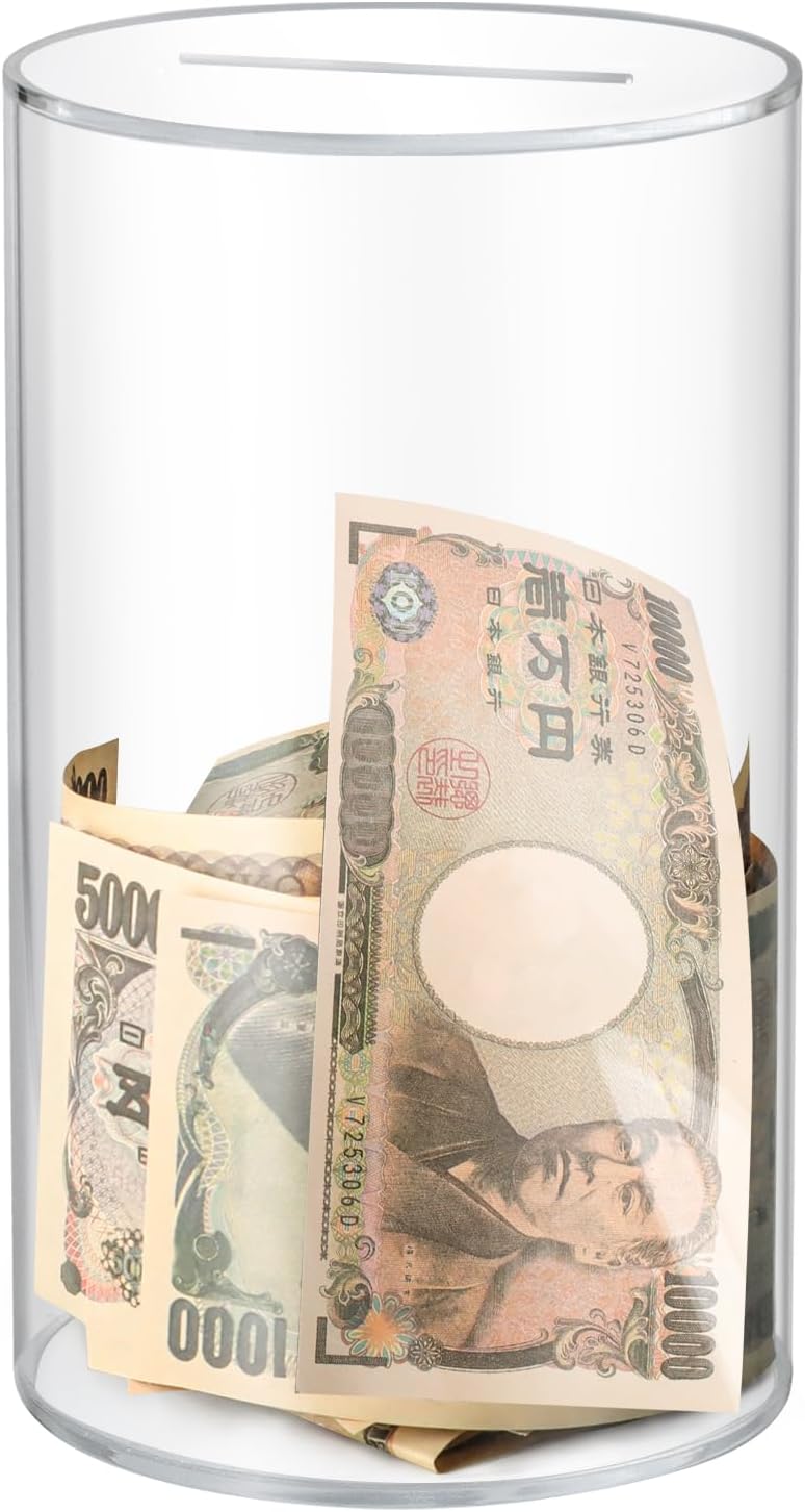 クリア貯金箱：アクリル製のクリア貯金箱は、毎秒お金が見えるので、貯める楽しさを十分に味わうことができます。 マネーボックスのデザインは、部屋のインテリアのどんな内装にもマッチするシンプルでスタイリッシュなものです ノンオープンデザイン：貯金箱の面は完全に閉じられ、細長い預け入れ口だけが残ります。 この貯金箱は、お金を貯めたり、目標に向かって貯金計画を立てたりするための訓練になります。 自制心が弱いと感じている人は、この開けられない貯金箱を使って、夢の貯金を実現させてみてはいかがでしょうか 大容量貯金箱：透明度の高いアクリル素材を使用し、お金を守るための堅牢性を備えたクリアタイプのマネージャーです。 寸法：直径12×高20cm、満杯の場合、約1,800枚の硬貨または500枚の紙幣を収納可能 ギフトに最適：この透明の貯金箱は、大人だけでなく、子供やティーンエイジャーにもパーソナルバンクとして使用できます。 色とりどりの夢を実現するために、貯蓄の習慣や自己管理能力を身につけるために活用することができます。 また、新年やクリスマス、誕生日など、大切な人への贈り物としても最適です アフターサービス：あらかじめ決められた預金額に達したとき、または緊急の場合にのみ、預金箱を開けることができます。 この預け入れ箱を開けると壊れることを忘れないでください。 ◇ 配送方法について ◇ ※ 発送後のキャンセル・送付先の変更はできません。 ※ 届かない場合や、転居による紛失に関しての補償は一切ありません。 ご注文前に、送付先に誤りがないか、部屋番号抜け等がないかを必ずご確認ください。 ※ 長期不在・表札がない・表札や郵便受けに書かれたお名前がご注文者のお名前と異なる場合、 お届けができず自動的に返送となる場合がございます。 返送された場合、返送・再配達にかかる送料はお客様負担となります。ご了承ください。 ◇ 注意事項 ◇ ※ ご利用のモニターによって、実物とすこし異なる色に表示される場合がございます。 ※ 全商品、北海道・沖縄・離島は別途 送料が掛かります。 ※ ラッピング対応しておりませんので、ご了承ください。 ※輸入品の為予告なくパッケージや仕様が多少変更される場合があります。 ご了承ください。