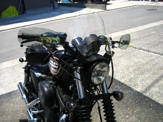 1年保証付 メンテナンスクロス付！HD ハーレー XL883R スポーツスター [WS-05] 取り付けバンド付汎用ウインドスクリーン ミニカウル 風防 クリア スモーク