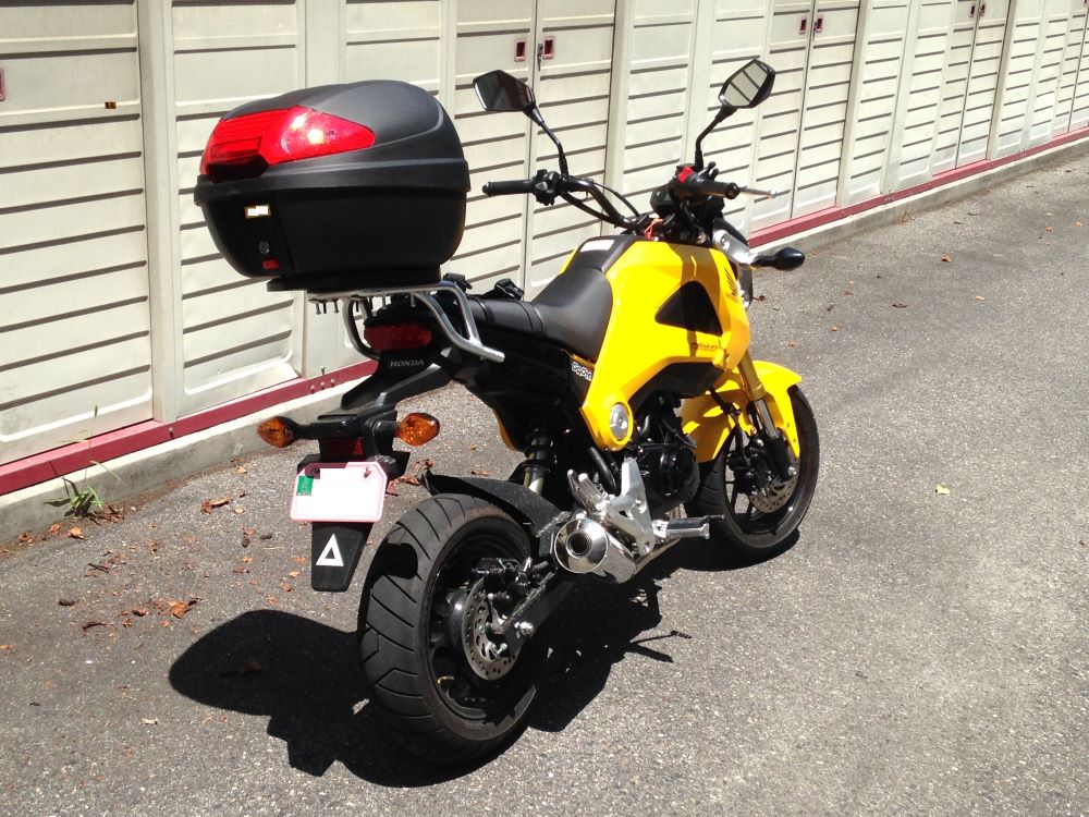 【1年保証付】 グロム 対応 リアボックス 30L トップケース カラーレンズ 4色 付き 汎用 フォーカラーレンズ フラップ式 バイクボックス バイク 積載 鍵付き