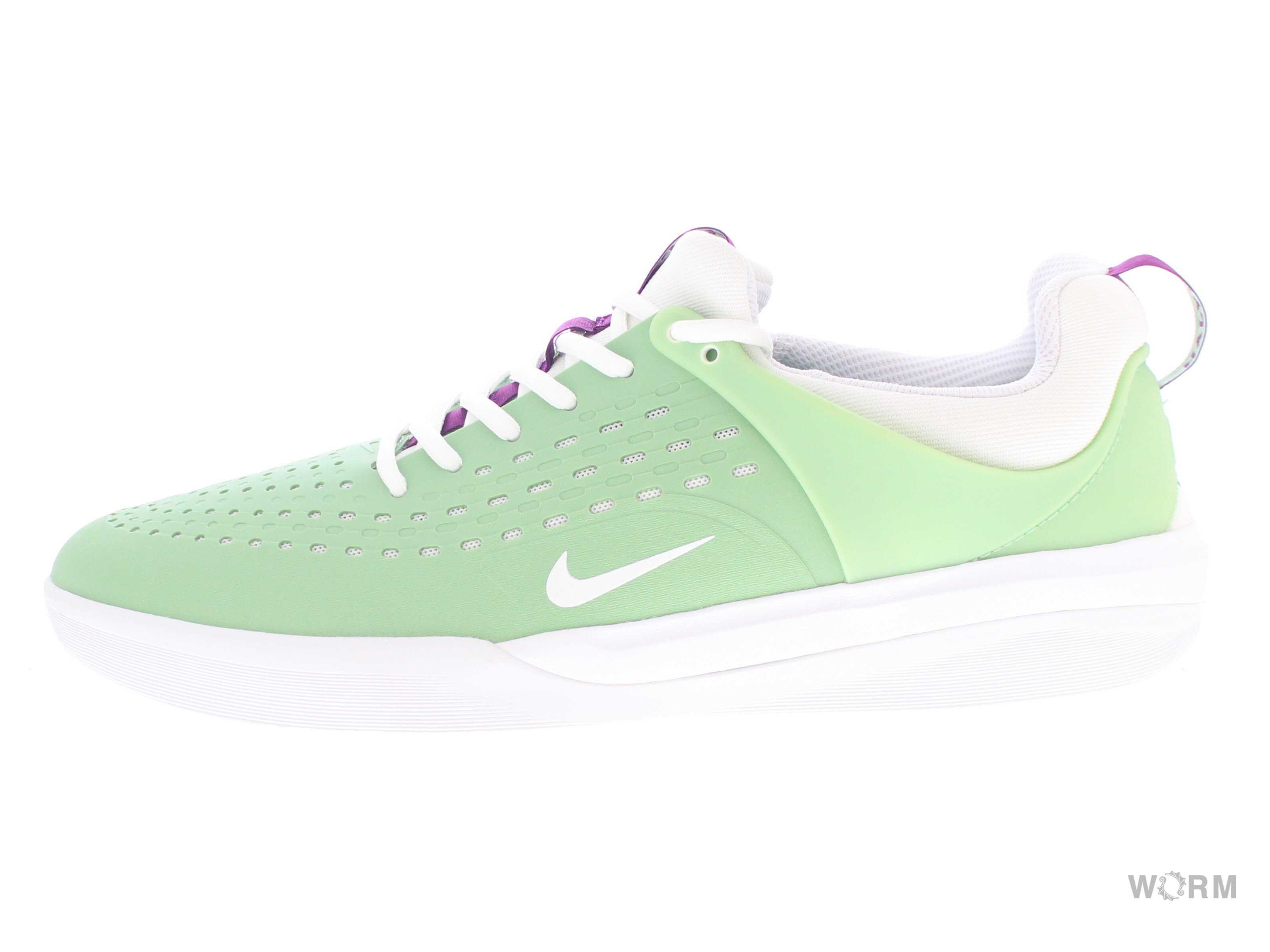 NIKESBSBZOOMNYJAH...