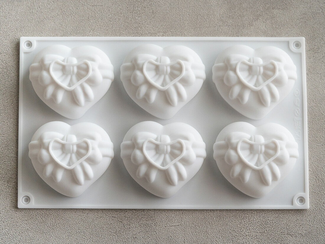【在庫処分特価】cotta シリコンモールド ハートリボン