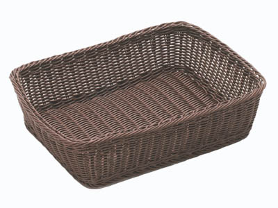 こちらの商品は1個単位での販売となります。［規格］40×30×10cm ［色］こげ茶［素材］ポリプロピレン(原料樹脂)洗えて便利な樹脂製バスケット。籐の風合いを活かした樹脂製のかごは、水気で傷む心配がないため、果物やタオル入れなど幅広く活用できます。