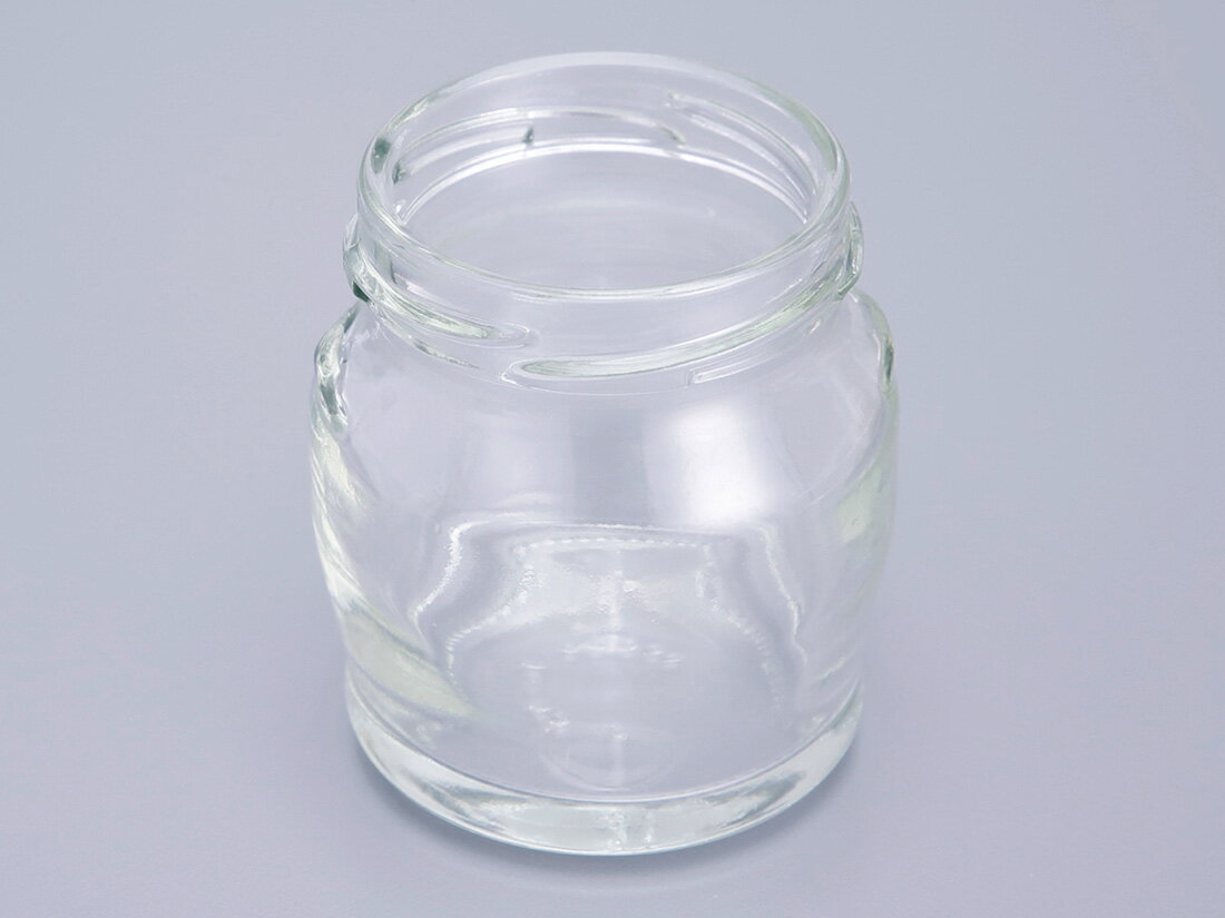 こちらの商品は4本単位での販売となります。［規格］底径60×H68mm（口径51.95mm） ［容量］90ml ［素材］耐熱ガラスジャムや食品などに幅広くお使いいただけるぽってりした形の瓶です。本体とフタは別売りです。上記リンク(商品コード...