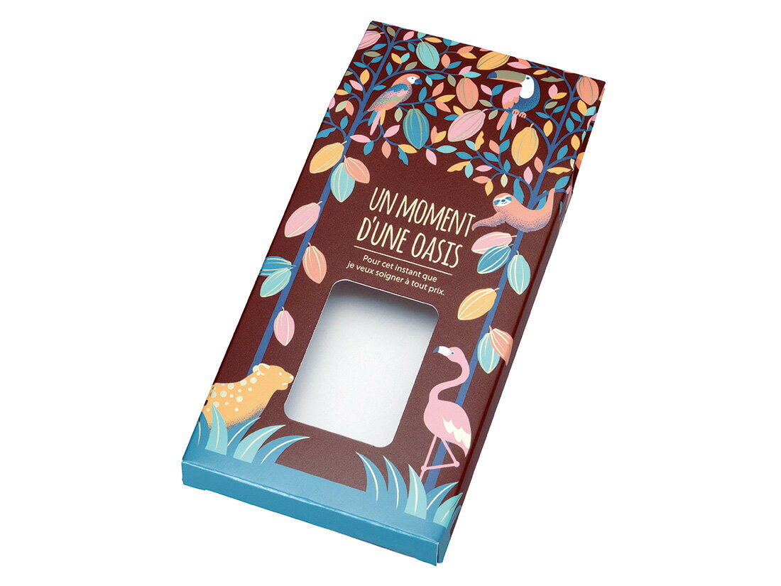 こちらは、少量でお求めの方向けの【少量販売】商品です。多くお求めの方は同一商品の通常販売コードよりお求めいただくほうがお買い得となっておりますのでご確認ください。1購入あたりの内容量：1個［規格］90×147(190)×H17mm［機能・特徴］カカオの原産地に動物たちが潜むデザインがかわいい、マンディアンケースです。ゴールドの部分がキラッとした仕上がりになっています。本体のみ。［外寸］90×147(190)×H17mm