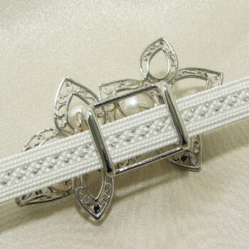 ブローチを帯留めに変身！万能くん金具　LL（2.0×2.0cm） シルバー(silver) [ネコポス可][n5]（和装 着物）（冠婚葬祭 フォーマル 入学式 卒業式 成人式）