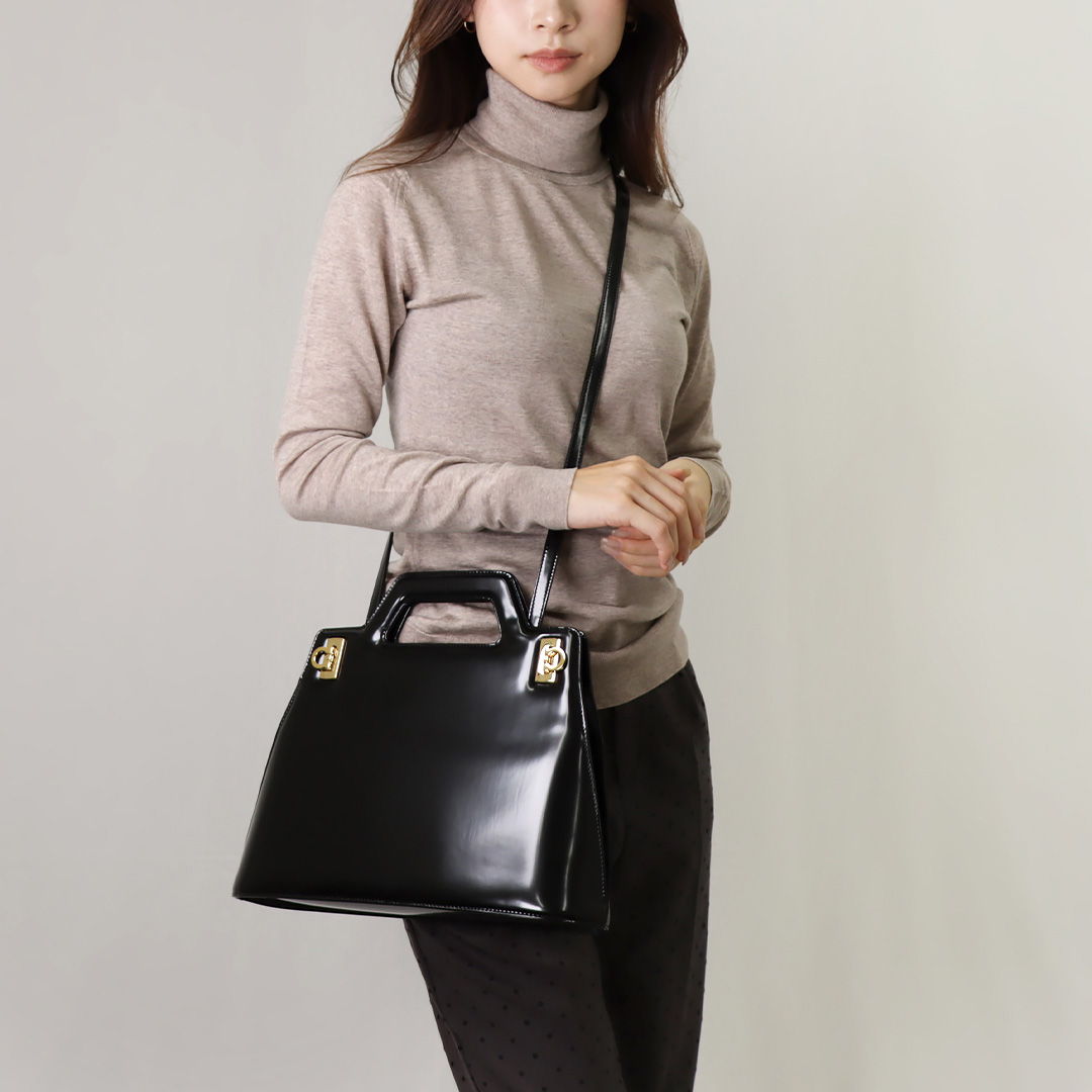 【18日0時〜72h限定ポイント3倍】 フェラガモ FERRAGAMO 2WAYバッグ WANDA ミディ...