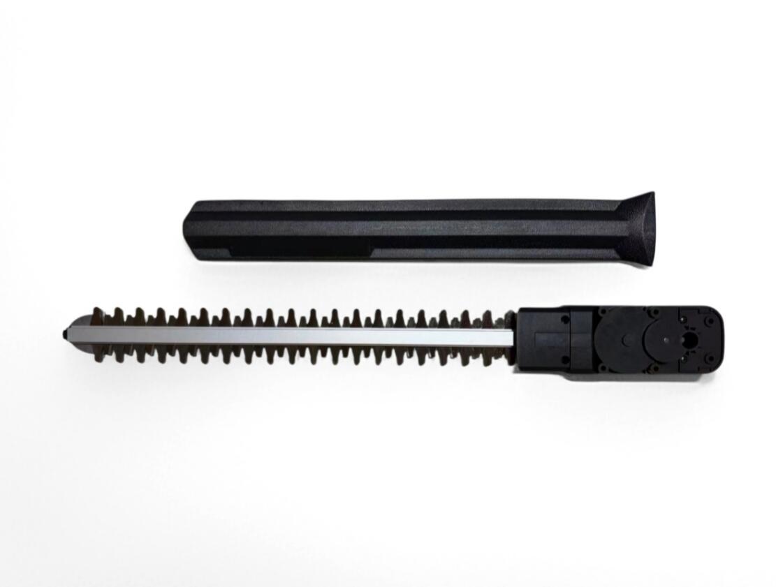 kudenlnコード式 ヘッジトリマー用 替ブレード510mm 専用 切れ味抜群 【両刃駆動＆滑らかな切れ味】耐久性に優れた高品質スチール刃を採用。両刃駆動で切断面がきれいに仕上がり、植物へのダメージを最小限に抑えます。刈込幅は約51cm、硬い枝もゆっくり押し当てるだけで簡単に切断可能。純正替刃もお手頃価格でご用意しているため、長く安心してご使用いただけます。【多用途対応＆安心保証】庭木や垣根はもちろん、公園や農園、道路沿いの植栽管理にも最適。ご家庭用からプロの造園業まで幅広く対応します。 2