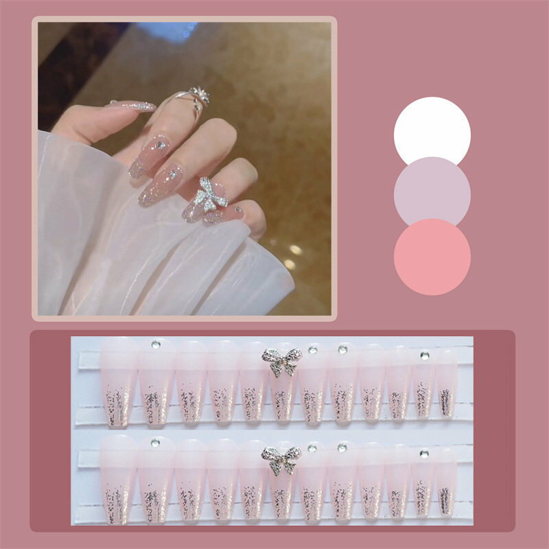 エントリーで全品P10倍／ ネイルチップ ロング ピンク 銀粉 リボン レディース おうちネイル 優しい 個性的 クール 飾り付け 可愛い 高級感 美人 大人 アート 美しい 秋 冬 披露宴 成人式 デート 卒業式 紅葉狩り 遊園地 送料無料 大人気 付け爪