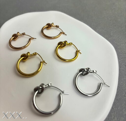 【メール便送料無料】ステンレス 金属 アレルギー対応 結び目 ピアス シンプル ギフト用 p037-080 【メール便送料無料】ステンレス 金属 アレルギー対応 結び目 ピアス シンプル ギフト用 p037-080