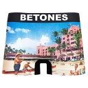 BETONES FAKE BLACK 大切な人を笑顔にするUNDERWEAR HAPPY DAYS WITH BETONES！美しく晴れた空みんななごんでくつろぐビーチリゾートその青空の向こうにチラリ見えるあれは何？まさかのUFO？　未確認飛行物体？それともはやりのフェイクなの？＜素材＞ポリエステル65％ナイロン25％ポリウレタン10％＜推奨サイズ＞29inch〜34inch/74cm〜86cm本体価格1900円消費税190円送料全国一律 220円（税込）で発送！ただし、かさ張るブリスターパックの代わりにポリ袋に詰め替えて、クリックポストまたはメール便での発送になります。 5