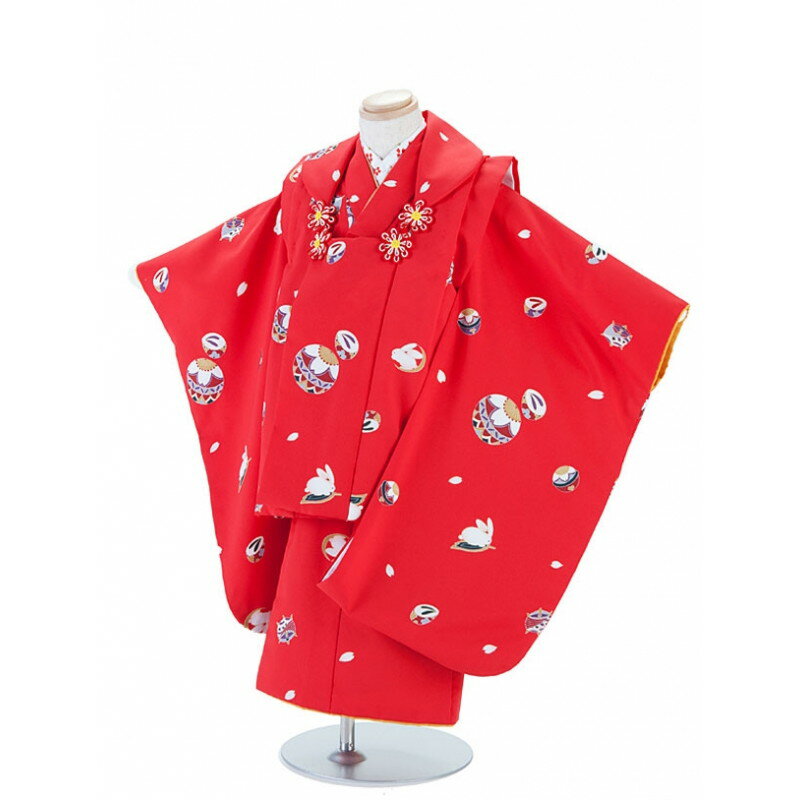 ◆ご利用日の2日前にお届けします。 （ご注文いただいた日時によっては2日前にお届けできない場合がございます） ◆ご利用日の翌日に返却（発送）をお願いいたします。 ◆シーズン・土日祝日は注文が大変混みあいます。 お早目のご注文をお願いいたします。 ◆ご注文いただきましたサイズがすべてご予約済の場合はメールもしくはお電話にてお知らせいたします。◆ご注文の不備もしくは商品が欠品中の際、発送予定日の16時までにご連絡が取れなかった場合、ご注文をキャンセルとさせていただきます。 ◆ご注文はインターネットよりお願いいたします。 七五三レンタル 3歳 女児 被布セット 素材 ポリエステル 100％ 身長:90cm〜100cm位 　■身丈：76cm　肩裄：40cm　袖丈：55cm 　■3歳の標準サイズに調整済みです。 　※簡単なサイズ調整（腰紐にて）が必要な場合があります。 フルセット内容 着物 被布コート 袖なし長襦袢 草履 足袋（プレゼント） 巾着 腰紐2本 髪飾り ※お着物以外の小物は写真の商品と異なる場合があります。 ※カバンまたは箱タイプでの配送になります。商品画像のお色は、お使いのモニターによって多少異なって見える場合がございます。ご了承くださいませ。