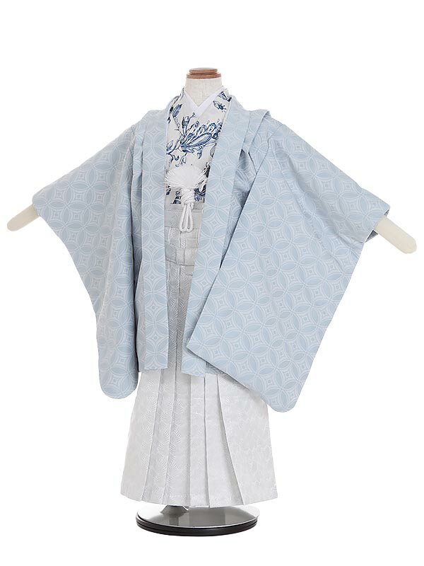 ◆ご利用日の2日前にお届けします。 （ご注文いただいた日時によっては2日前にお届けできない場合がございます） ◆ご利用日の翌日に返却（発送）をお願いいたします。 ◆シーズン・土日祝日は注文が大変混みあいます。 お早目のご注文をお願いいたします。 ◆ご注文いただきましたサイズがすべてご予約済の場合はメールもしくはお電話にてお知らせいたします。◆ご注文の不備もしくは商品が欠品中の際、発送予定日の16時までにご連絡が取れなかった場合、ご注文をキャンセルとさせていただきます。 ◆ご注文はインターネットよりお願いいたします。 七五三レンタル 5歳 男児 袴セット 素材 ポリエステル 100％ 身長:100cm〜110cm位 　■身丈:60cm　肩裄:45cm　袖丈:57cm（羽織） 　■袴丈：55cm（おへそからくるぶしまでの長さです。） 　■5歳の標準サイズに調整済みです。 　※簡単なサイズ調整（腰紐にて）が必要な場合があります。 フルセット内容 羽織 腰紐付き着物 腰紐付き袖なし長襦袢 マジックテープ付き袴 草履 足袋（プレゼント） 扇子 短剣 羽織紐 お守り サスペンダー ※お着物以外の小物は写真の商品と異なる場合があります。 ※カバンまたは箱タイプでの配送になります。商品画像のお色は、お使いのモニターによって多少異なって見える場合がございます。ご了承くださいませ。