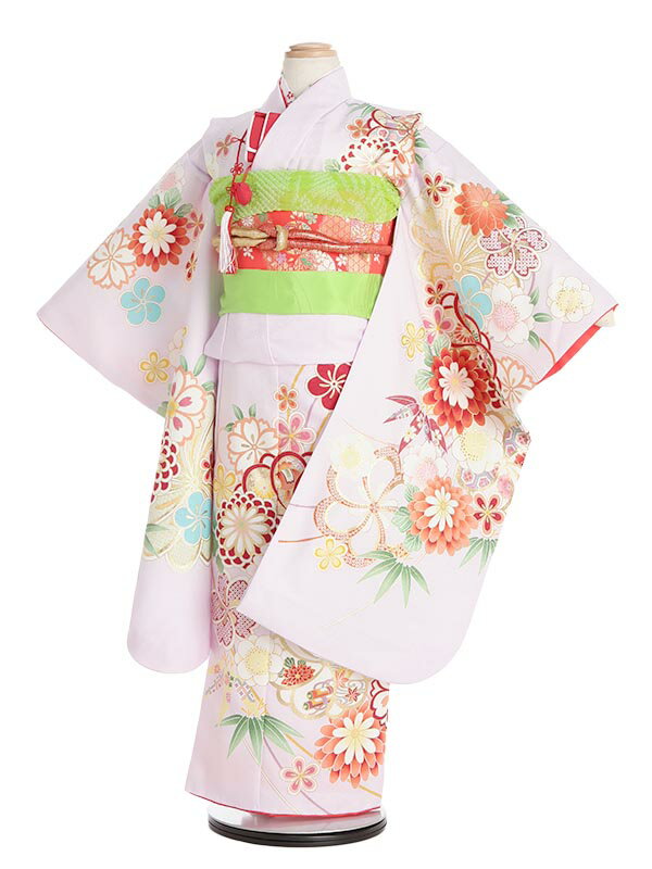 ◆ご利用日の2日前にお届けします。 （ご注文いただいた日時によっては2日前にお届けできない場合がございます） ◆ご利用日の翌日に返却（発送）をお願いいたします。 ◆シーズン・土日祝日は注文が大変混みあいます。 お早目のご注文をお願いいたします。 ◆ご注文いただきましたサイズがすべてご予約済の場合はメールもしくはお電話にてお知らせいたします。◆ご注文の不備もしくは商品が欠品中の際、発送予定日の16時までにご連絡が取れなかった場合、ご注文をキャンセルとさせていただきます。 ◆ご注文はインターネットよりお願いいたします。 七五三レンタル 7歳 女児 フルセット 素材 ポリエステル 100％ 身長:115cm〜125cm位 　■身丈:133cm　肩裄:54cm　袖丈:77cm 　■7歳の標準サイズに調整済みです。 　※簡単なサイズ調整（腰紐にて）が必要な場合があります。 フルセット内容 着物 袖無し襦袢 結び帯 草履 バッグ 箱せこ 帯揚げ しごき 扇子 足袋（プレゼント） 腰紐2本 和装ベルト だて締め 髪飾り ※小物はこちらでコーディネイトさせていただきます。 ※カバンまたは箱タイプでの配送になります。商品画像のお色は、お使いのモニターによって多少異なって見える場合がございます。ご了承くださいませ。