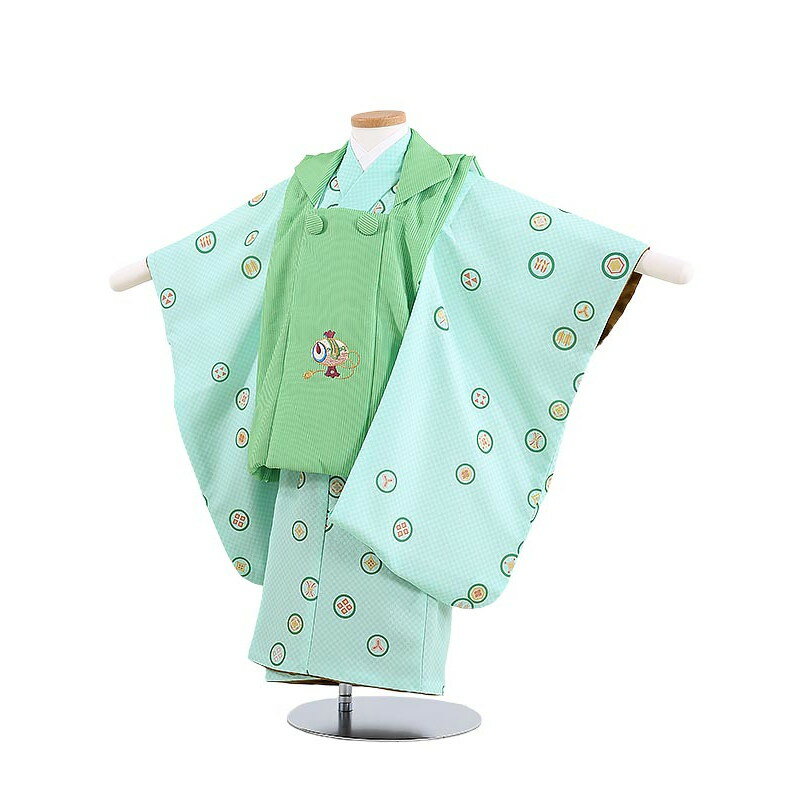 ◆ご利用日の2日前にお届けします。 （ご注文いただいた日時によっては2日前にお届けできない場合がございます） ◆ご利用日の翌日に返却（発送）をお願いいたします。 ◆シーズン・土日祝日は注文が大変混みあいます。 お早目のご注文をお願いいたします。 ◆ご注文いただきましたサイズがすべてご予約済の場合はメールもしくはお電話にてお知らせいたします。◆ご注文の不備もしくは商品が欠品中の際、発送予定日の16時までにご連絡が取れなかった場合、ご注文をキャンセルとさせていただきます。 ◆ご注文はインターネットよりお願いいたします。 七五三レンタル 3歳 男児 被布セット 素材 ポリエステル 100％ 身長:90cm〜100cm 　■身丈:77cm　肩裄:39cm　袖丈:57cm 　■3歳の標準サイズに調整済みです。 　※簡単なサイズ調整（腰紐にて）が必要な場合があります。 フルセット内容 着物 被布コート 袖なし長襦袢 草履 足袋（プレゼント） 腰紐2本 ※お着物以外の小物は写真の商品と異なる場合があります。 ※カバンまたは箱タイプでの配送になります。商品画像のお色は、お使いのモニターによって多少異なって見える場合がございます。ご了承くださいませ。