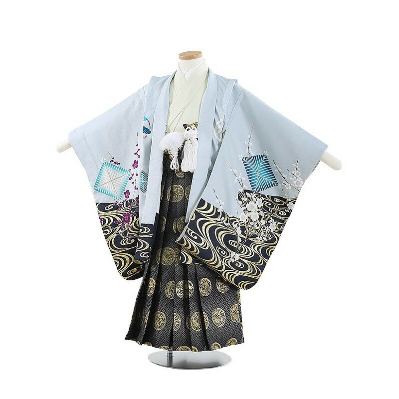 ◆ご利用日の2日前にお届けします。 （ご注文いただいた日時によっては2日前にお届けできない場合がございます） ◆ご利用日の翌日に返却（発送）をお願いいたします。 ◆シーズン・土日祝日は注文が大変混みあいます。 お早目のご注文をお願いいたします。 ◆ご注文いただきましたサイズがすべてご予約済の場合はメールもしくはお電話にてお知らせいたします。◆ご注文の不備もしくは商品が欠品中の際、発送予定日の16時までにご連絡が取れなかった場合、ご注文をキャンセルとさせていただきます。 ◆ご注文はインターネットよりお願いいたします。 七五三レンタル 5歳 男児 袴セット 素材 ポリエステル 100％ 身長:110cm〜120cm位 　■身丈:65cm　肩裄:51cm　袖丈:57cm（羽織） 　■袴丈：60cm（おへそからくるぶしまでの長さです。） 　■5歳の標準サイズに調整済みです。 　※簡単なサイズ調整（腰紐にて）が必要な場合があります。 フルセット内容 羽織 腰紐付き着物 腰紐付き袖なし長襦袢 マジックテープ付き袴 草履 足袋（プレゼント） 扇子 短剣 羽織紐 お守り サスペンダー ※お着物以外の小物は写真の商品と異なる場合があります。 ※カバンまたは箱タイプでの配送になります。商品画像のお色は、お使いのモニターによって多少異なって見える場合がございます。ご了承くださいませ。