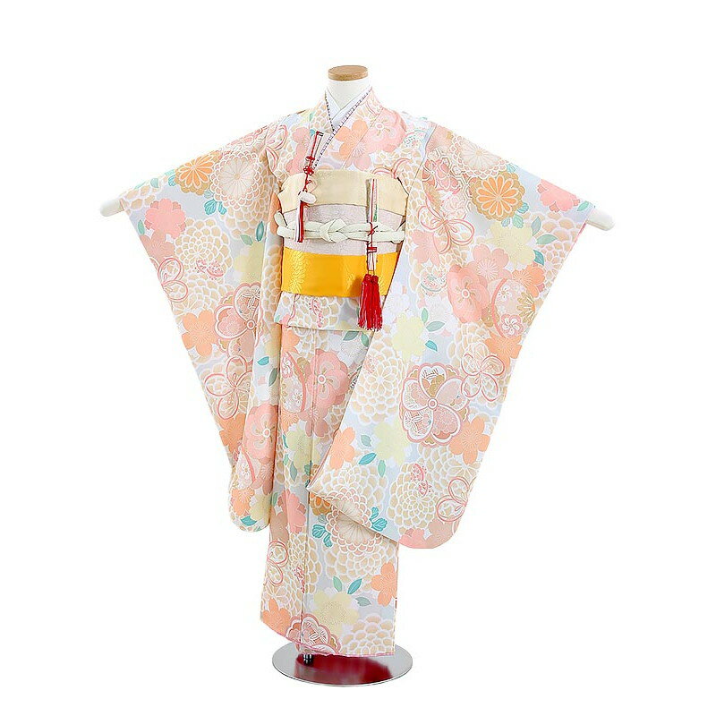 ◆ご利用日の2日前にお届けします。 （ご注文いただいた日時によっては2日前にお届けできない場合がございます） ◆ご利用日の翌日に返却（発送）をお願いいたします。 ◆シーズン・土日祝日は注文が大変混みあいます。 お早目のご注文をお願いいたします。 ◆ご注文いただきましたサイズがすべてご予約済の場合はメールもしくはお電話にてお知らせいたします。◆ご注文の不備もしくは商品が欠品中の際、発送予定日の16時までにご連絡が取れなかった場合、ご注文をキャンセルとさせていただきます。 ◆ご注文はインターネットよりお願いいたします。 七五三レンタル 7歳 女児 フルセット 素材 ポリエステル 100％ 身長:115cm〜125cm位 　■身丈:135cm　肩裄:54cm　袖丈:76cm 　■7歳の標準サイズに調整済みです。 　※簡単なサイズ調整（腰紐にて）が必要な場合があります。 フルセット内容 着物 袖無し襦袢 結び帯 草履 バッグ 箱せこ 帯揚げ しごき 扇子 足袋（プレゼント） 腰紐2本 和装ベルト だて締め 髪飾り ※小物はこちらでコーディネイトさせていただきます。 ※カバンまたは箱タイプでの配送になります。商品画像のお色は、お使いのモニターによって多少異なって見える場合がございます。ご了承くださいませ。