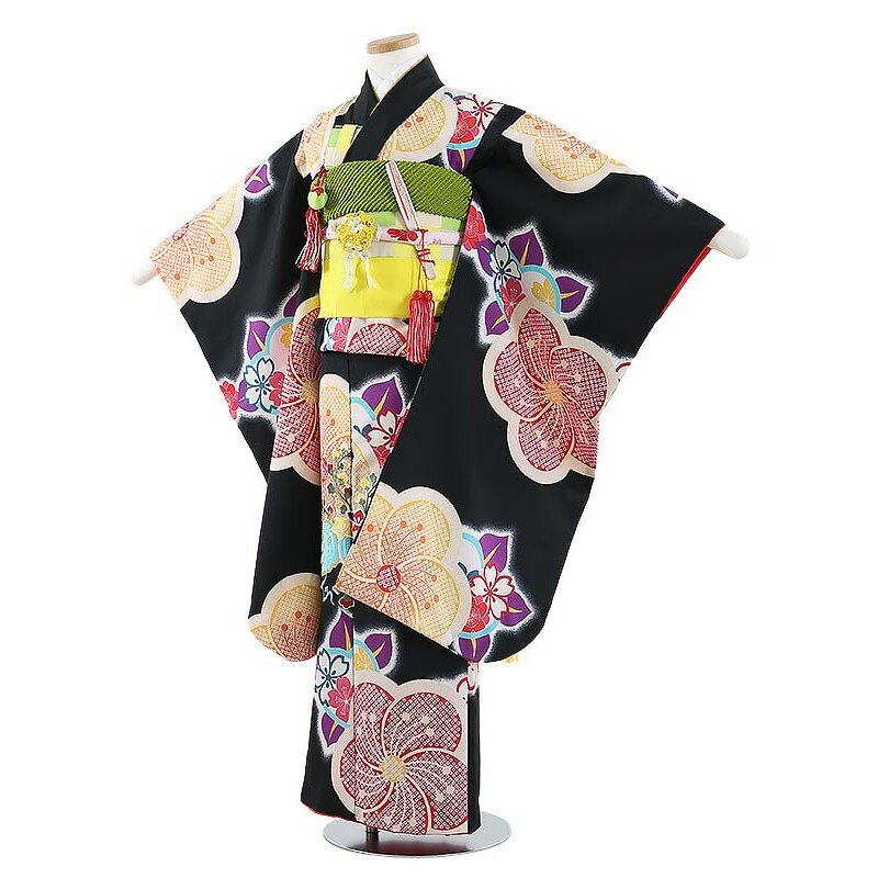 ◆ご利用日の2日前にお届けします。 （ご注文いただいた日時によっては2日前にお届けできない場合がございます） ◆ご利用日の翌日に返却（発送）をお願いいたします。 ◆シーズン・土日祝日は注文が大変混みあいます。 お早目のご注文をお願いいたします。 ◆ご注文いただきましたサイズがすべてご予約済の場合はメールもしくはお電話にてお知らせいたします。◆ご注文の不備もしくは商品が欠品中の際、発送予定日の16時までにご連絡が取れなかった場合、ご注文をキャンセルとさせていただきます。 ◆ご注文はインターネットよりお願いいたします。 七五三レンタル 7歳 女児 フルセット 素材 ポリエステル 100％ 身長:110cm〜120cm位 　■身丈:132cm　肩裄:52cm　袖丈:76cm 　■7歳の標準サイズに調整済みです。 　※簡単なサイズ調整（腰紐にて）が必要な場合があります。 フルセット内容 着物 袖無し襦袢 結び帯 草履 バッグ 箱せこ 帯揚げ しごき 扇子 足袋（プレゼント） 腰紐2本 和装ベルト だて締め 髪飾り ※小物はこちらでコーディネイトさせていただきます。 ※カバンまたは箱タイプでの配送になります。商品画像のお色は、お使いのモニターによって多少異なって見える場合がございます。ご了承くださいませ。