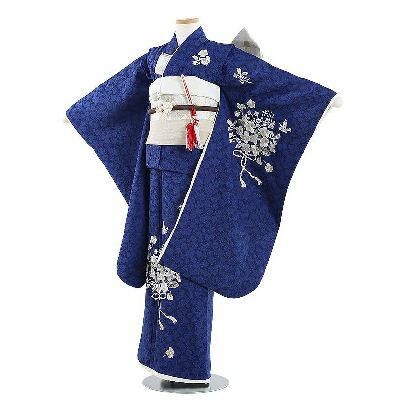 ◆ご利用日の2日前にお届けします。 （ご注文いただいた日時によっては2日前にお届けできない場合がございます） ◆ご利用日の翌日に返却（発送）をお願いいたします。 ◆シーズン・土日祝日は注文が大変混みあいます。 お早目のご注文をお願いいたします。 ◆ご注文いただきましたサイズがすべてご予約済の場合はメールもしくはお電話にてお知らせいたします。◆ご注文の不備もしくは商品が欠品中の際、発送予定日の16時までにご連絡が取れなかった場合、ご注文をキャンセルとさせていただきます。 ◆ご注文はインターネットよりお願いいたします。 七五三レンタル 7歳 女児 フルセット 素材 ポリエステル 100％ 身長:115cm〜125cm 　■身丈:136cm　肩裄:54cm　袖丈:76cm 　■7歳の標準サイズに調整済みです。 　※簡単なサイズ調整（腰紐にて）が必要な場合があります。 フルセット内容 着物 袖無し襦袢 結び帯 草履 バッグ 箱せこ 帯揚げ しごき 扇子 足袋（プレゼント） 腰紐2本 和装ベルト だて締め 髪飾り ※小物はこちらでコーディネイトさせていただきます。 ※カバンまたは箱タイプでの配送になります。商品画像のお色は、お使いのモニターによって多少異なって見える場合がございます。ご了承くださいませ。