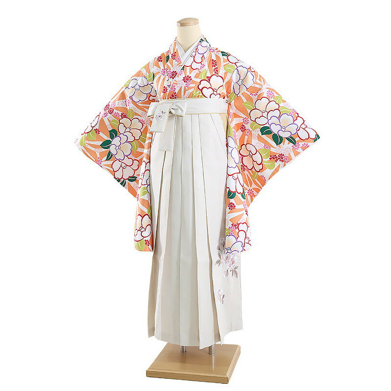 ◆あんしんパックとは 衣裳を汚してしまったとき、クリーニング代を請求しないサービスです。ジュニア着物レンタル・12歳前後女児 卒業式袴セット【往復送料無料】 身長：145cm〜150cm 商品画像のお色は、お使いのモニターによって多少異なって見える場合がございます。ご了承くださいませ。 商品仕様 【ジュニア着物レンタル】女児袴セット ■レンタル期間は3泊4日です。基本的にご利用日の2日前にお届けします。 ■素材:合成繊維100％ ■肩裄:67cm　袖丈:76cm　袴丈:91cm ■身長:153cm-158cm前後 12歳〜13歳の標準サイズに調整済みです。 ※簡単なサイズ調整が必要な場合があります。 ※小物はこちらでコーディネートさせて頂きます。 ※箱タイプでの配送となります。 【セット内容】 着物・袴・長襦袢・半幅帯・草履・足袋・腰紐4本・和装ベルト・前板・伊達〆2本・えり芯 こちらの商品の長襦袢は、袖なしタイプになります。 肌襦袢は付属いたしませんのでキャミソールなどの袖の無い肌着をご用意ください。 ※小物はこちらでコーディネイトさせていただきます。 レンタル衣装ご予約状況カレンダー 【ご予約状況は下記のカレンダーをご確認ください。】 ○：レンタル可能&nbsp;&nbsp;&nbsp;&nbsp;&nbsp;&nbsp; ×：レンタル不可 ※当店のレンタル商品は、年間を通しレンタル対応していることから、「レンタル不可」の場合でもご注文できるシステムとなっております。当店からの「商品確保」のメールが届くまでは正式にレンタル確約ではございませんので、ご注意ください。